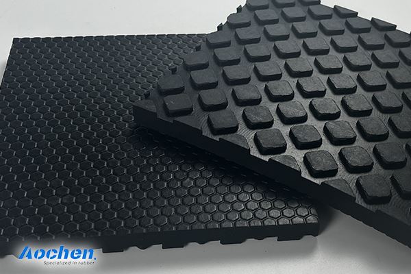 Perché è importante lo skid in gomma?